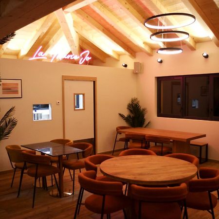 1861 Chatel Hostel Екстер'єр фото
