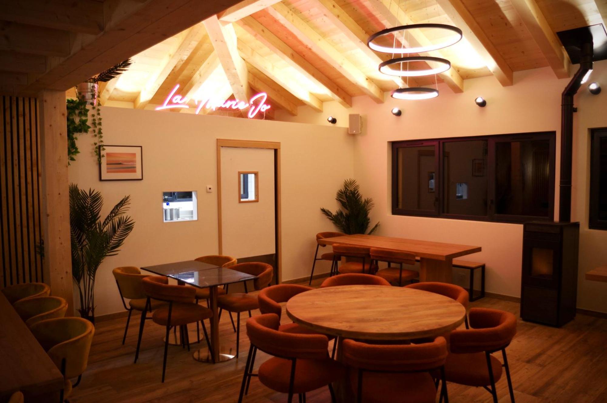 1861 Chatel Hostel Екстер'єр фото