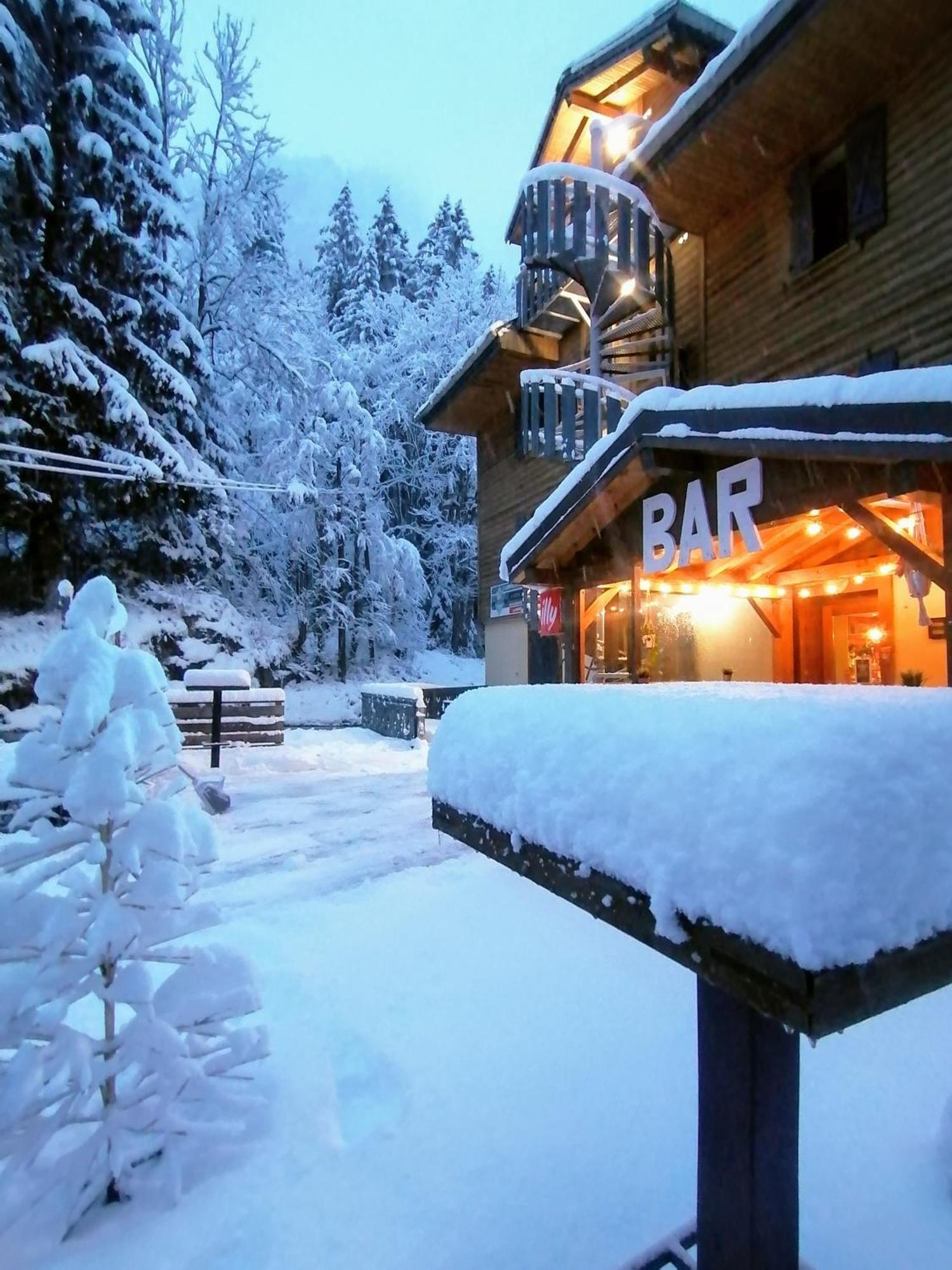 1861 Chatel Hostel Екстер'єр фото